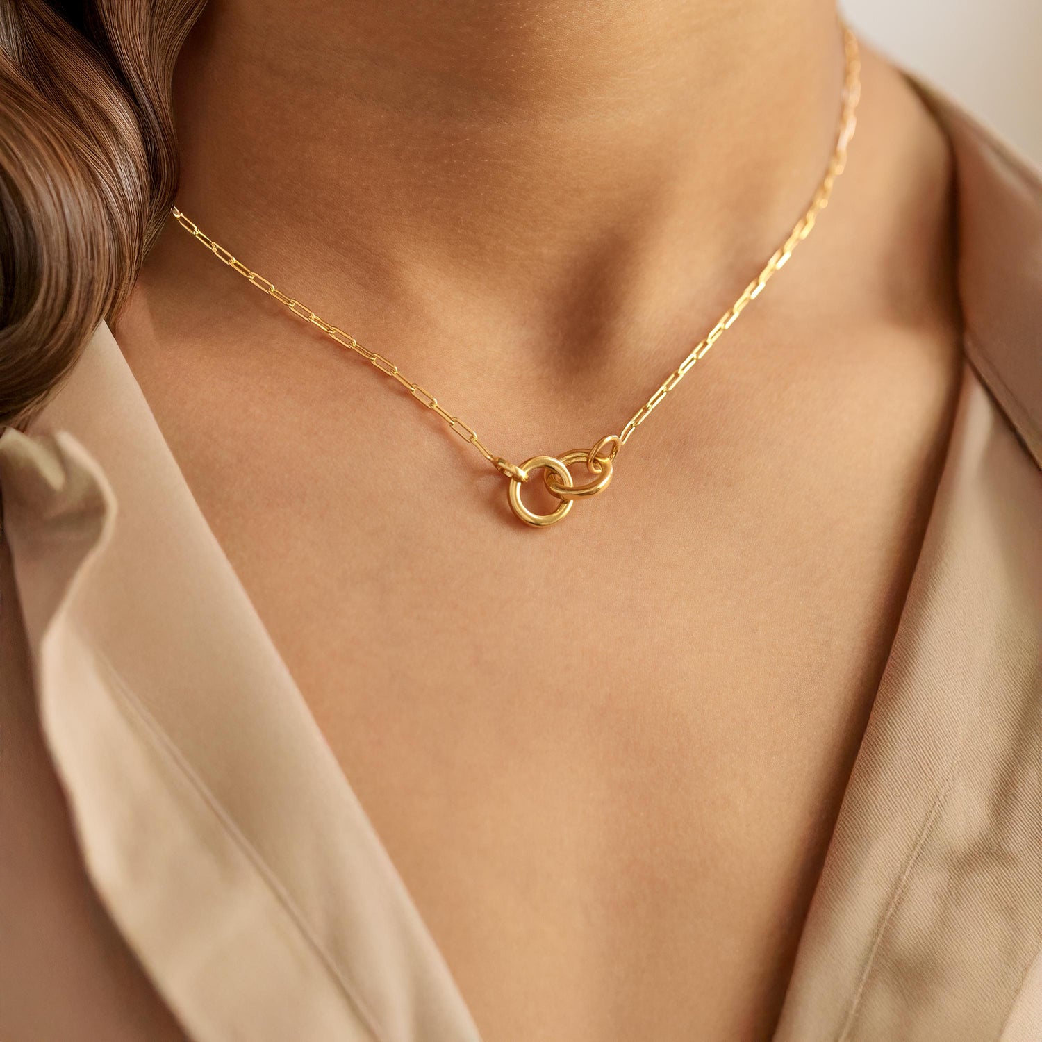 Interlocking Circle Necklace | Minimalist Gold Necklace | Everyday Luxury Jewelry