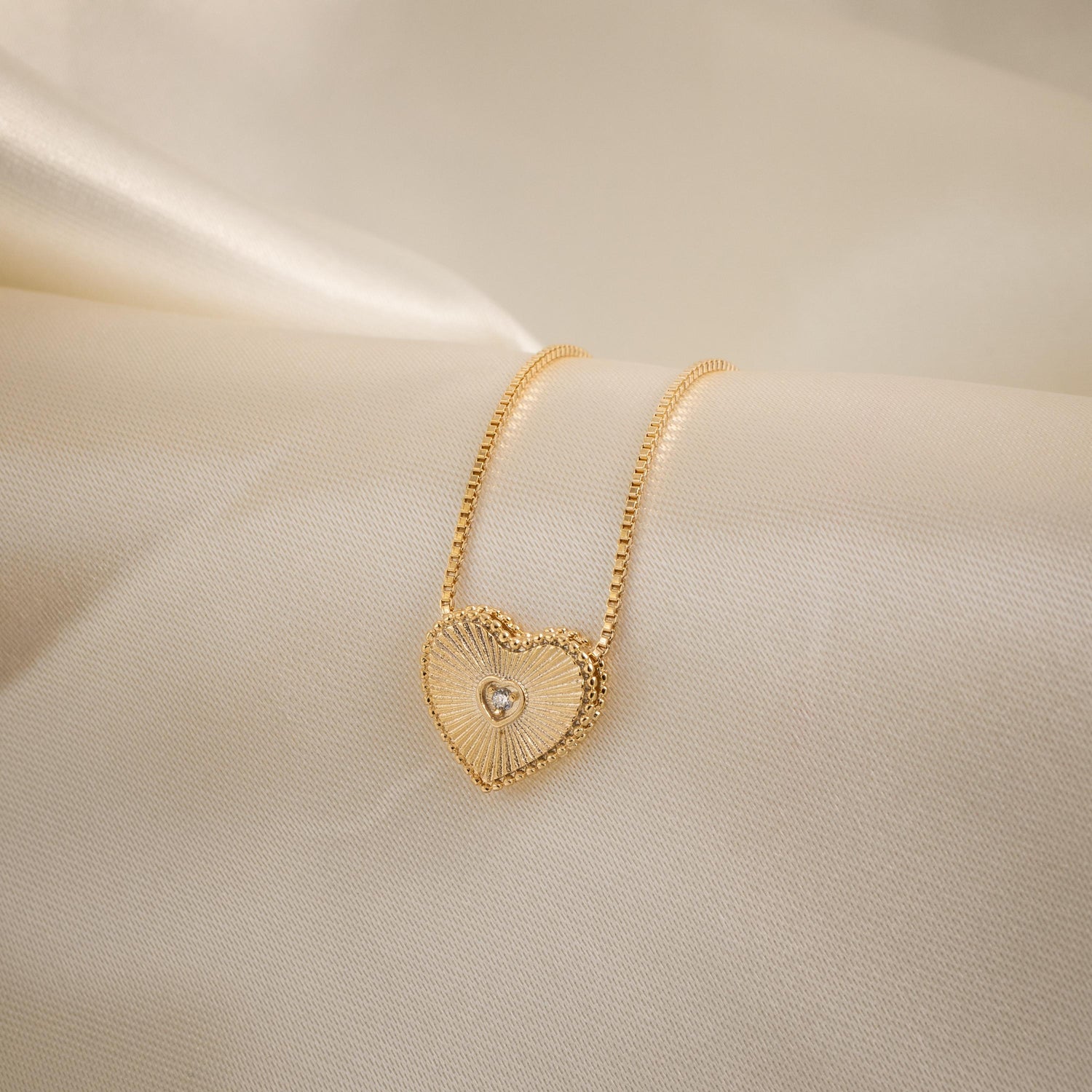 Sunburst Gold Heart Necklace • Vintage-Inspired Pendant